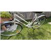 Image 2 : Free Spirit Step-Through Cruiser Bicycle White