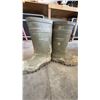 Image 2 : Dunlop Purofort Green Rubber Safety Boots CSA Approved