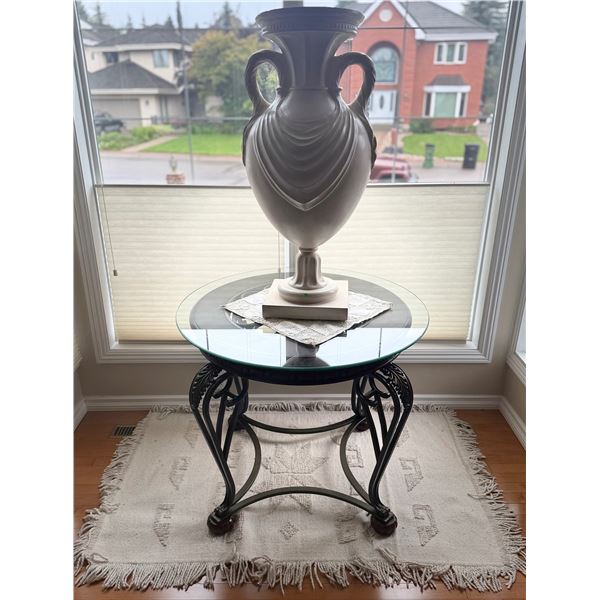 Glass Top Side Table With Metal Base & 66û