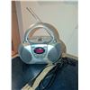 Image 2 : Portable CD Radio Boombox with AM/FM Tuner and Handle