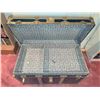 Image 6 : Eatonian 4 Ply Construction Steamer Trunk with Key