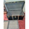 Image 7 : Eatonian 4 Ply Construction Steamer Trunk with Key