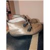Image 4 : Traditional Seal Skin Fur Boots & Wolf Fur Mittens