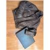 Image 2 : Moores Luxury Leather Men's Jacket Size L with Samsonite Briefcase