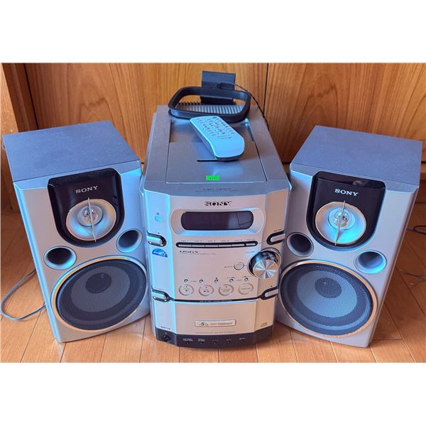 Sony CMT-HX7 Mini Hi-Fi Stereo System with Speakers and Remote