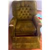 Image 7 : Green Velvet Recliner Armchair with Tufted Back, Knit Throw, and Floral Area Rug