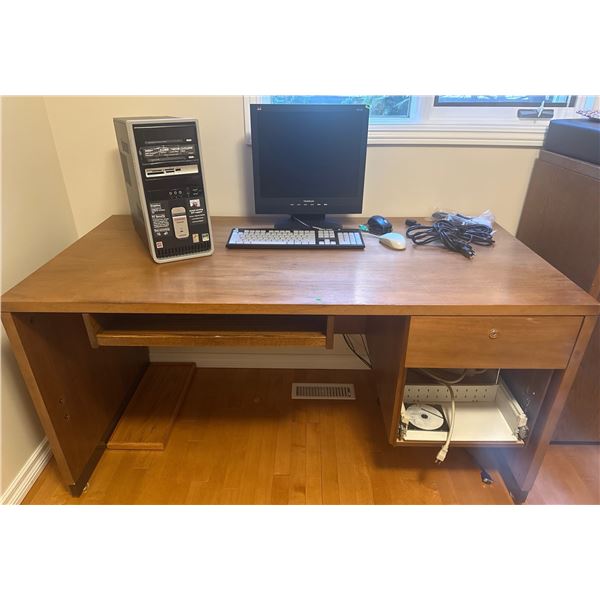 Compaq Desktop Computer with Monitor, Keyboard, Mouse, and Wooden Desk