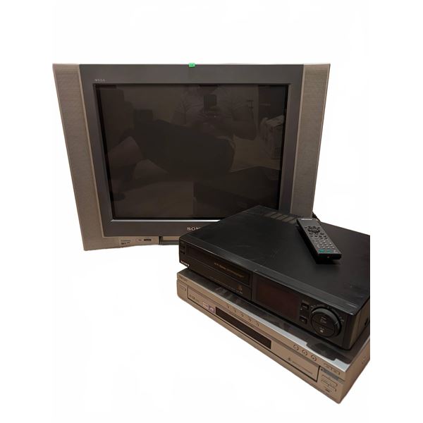 Sony Babiak Pack: Trinitron Rear Projection TV, VHS & DVD Player w/ Remote