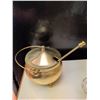 Image 4 : 3 Brass Cauldron-Style Pots with Lids and Accessories