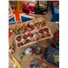 Image 8 : Christmas Decorations and Accessories Lot
