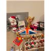 Image 9 : Christmas Decorations and Accessories Lot