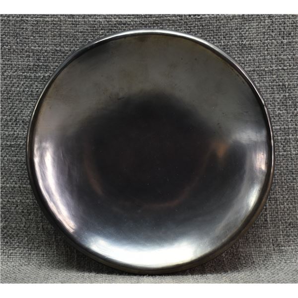 SAN ILDEFONSO POTTERY PLATE ( MARIA POVEKA)