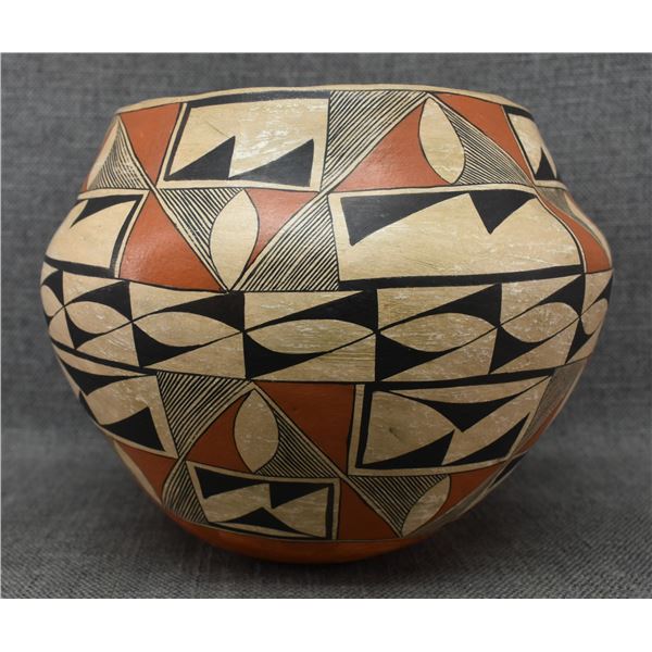 ACOMA POTTERY OLLA (MARIE TORIVIO)