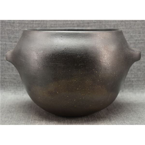 SAN JUAN POTTERY BEAN POT (CLARENCE CRUZ)