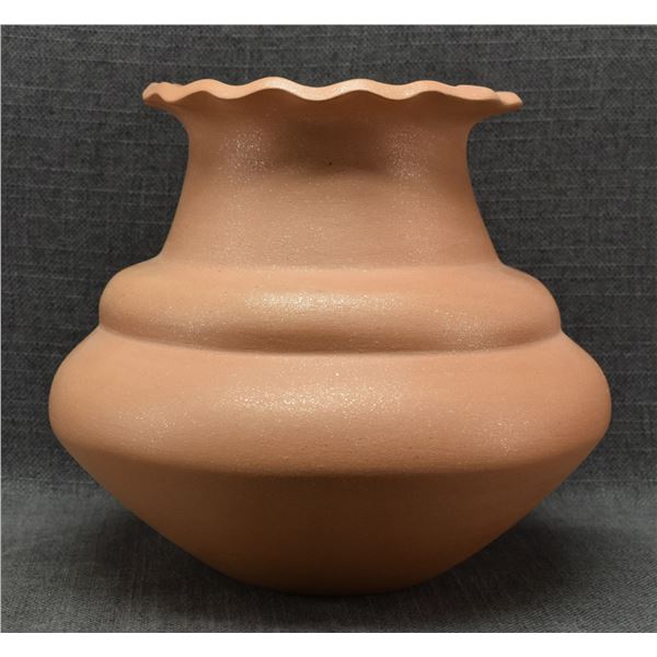 PICURIS POTTERY VASE (S AARES)