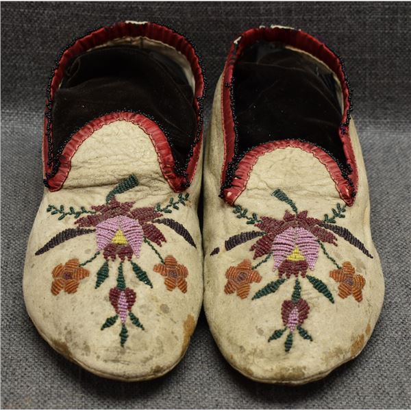 CREE MOCCASINS