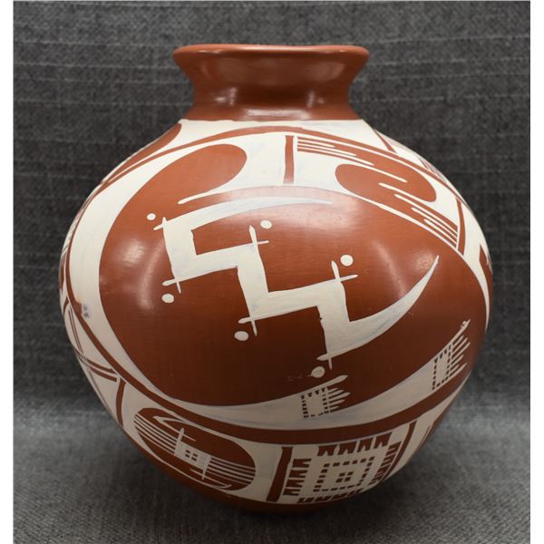 MATA ORTIZ POTTERY OLLA (SIGNED)