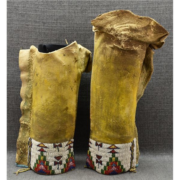 SIOUX BEADED LEGGINS