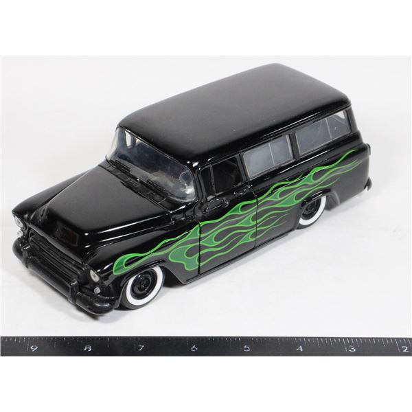 1/24 SCALE BLACK/GREY 1957 CHEVROLET SUBURBAN