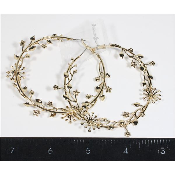 NEW LARGE GOLD TONE FLOWER VINE HOOP EARRINGS