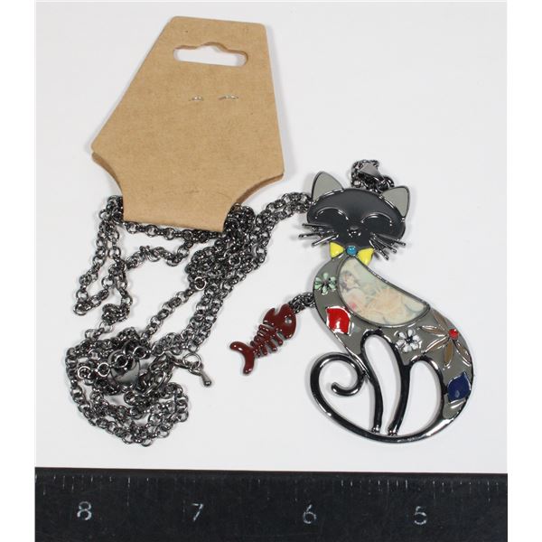 NEW HAPPY CAT WITH TREAT PENDANT NECKLACE