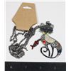Image 1 : NEW HAPPY CAT WITH TREAT PENDANT NECKLACE