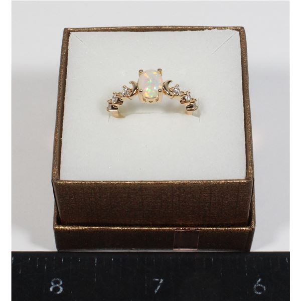NEW SIZE 6 GOLD TONE MOON DESIGN RHINESTONE RING