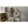 Image 5 : 4 Silver-Tone Decorative Napkin Holders