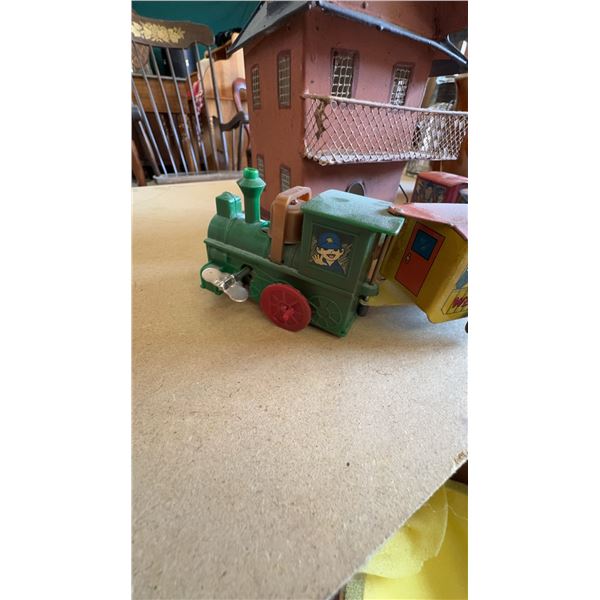 Wind-Up Tin Toy Train Set With Comic And Western Cars