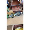 Image 5 : Wind-Up Tin Toy Train Set With Comic And Western Cars