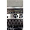 Image 2 : Soundesign Battery/Electric Portable AM/FM Radio and Vintage Toaster
