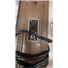 Image 5 : Soundesign Battery/Electric Portable AM/FM Radio and Vintage Toaster