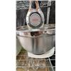 Image 5 : Sunbeam Deluxe Mixmaster Mixer With Steel Bowl and Manual