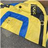 Image 5 : AS NEW INFLATABLE 300 BOAT WITH 4 COLLAPSIBLE OARS, FOOT PUMP AND ELECTRIC PUMP INCLUDES 2 BOUY O BO