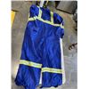 Image 2 : OVERSIZE VEHICLE SIGN AND COVERALLS SIZE 48