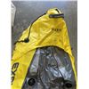 Image 4 : 2 PERSON INFLATEABLE RAFT W/ PADDLES