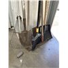 Image 2 : BUNDLE OF GARDEN TOOLS, SHOVELS, ETC