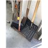 Image 3 : BUNDLE OF GARDEN TOOLS, SHOVELS, ETC