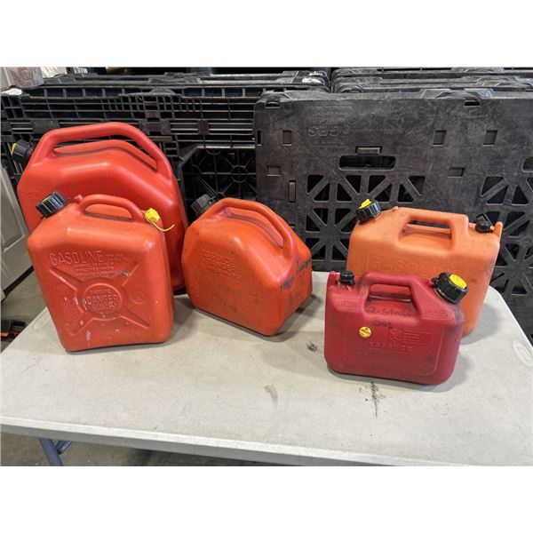 LOT OF ASSORTED SIZE JERRY CANS