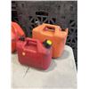 Image 2 : LOT OF ASSORTED SIZE JERRY CANS