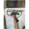 Image 3 : BUNLDE OF GARDEN TOOLS AND HOSE HOOKS