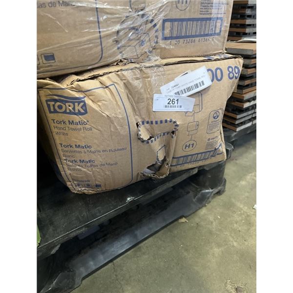 CASE OF TORK WHITE HAND TOWEL ROLL - 6 ROLLS OF 700FT