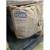 Image 2 : CASE OF TORK WHITE HAND TOWEL ROLL - 6 ROLLS OF 700FT