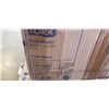 Image 2 : CASE OF TORK WHITE HAND TOWEL ROLL - 6 ROLLS OF 700FT