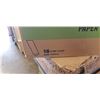 Image 2 : CASE OF PREMIUM SINGLEFOLD WHITE PAPER TOWEL - 16 BUNDLES OF 250