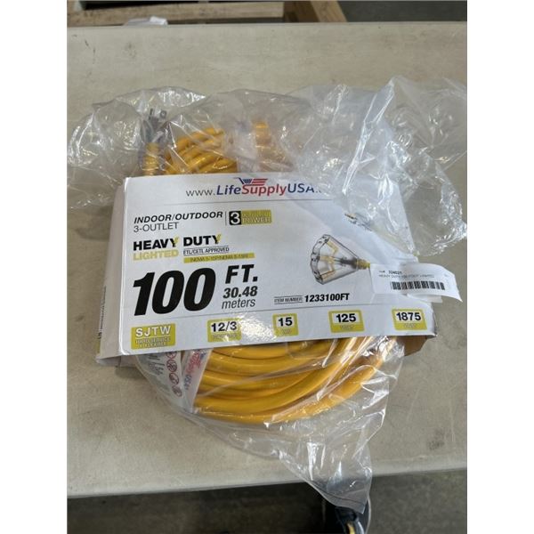 HEAVY DUTY 100 FOOT LIGHTED EXTENSION CORD. 12AWG/3C