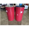 Image 1 : 2 RED METAL BARRELLS ONE LID