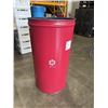 Image 2 : 2 RED METAL BARRELLS ONE LID