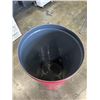 Image 3 : 2 RED METAL BARRELLS ONE LID