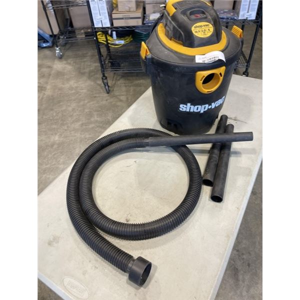 SHOP VAC 5 GALLON VACUUM WITH HOSE